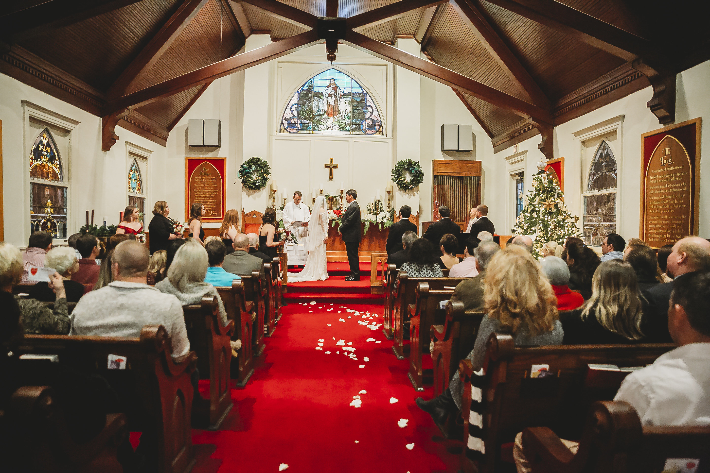 wedding inside All Souls Church scott Arkansas - Ashley Duncan Photography